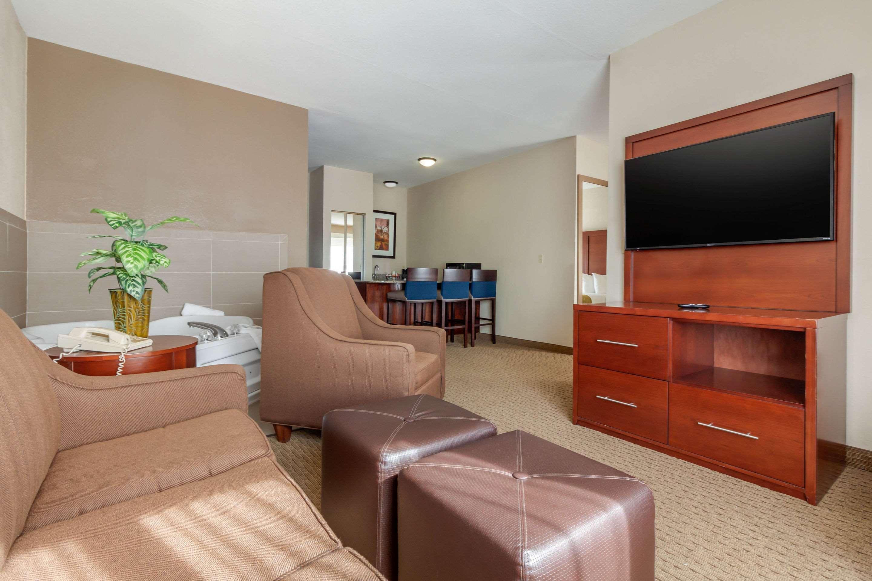 Comfort Suites Omaha East-Council Bluffs Eksteriør billede