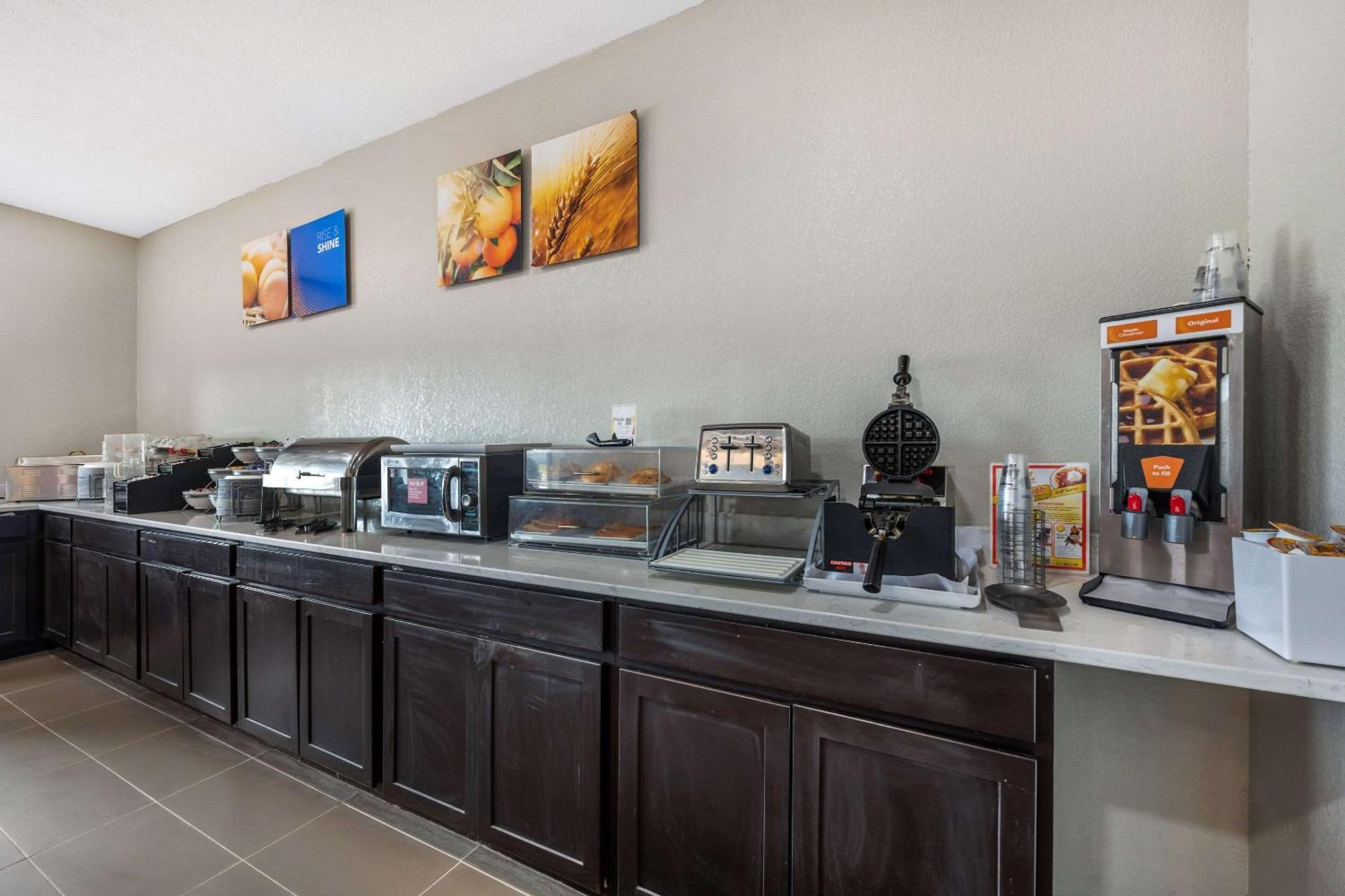 Comfort Suites Omaha East-Council Bluffs Eksteriør billede