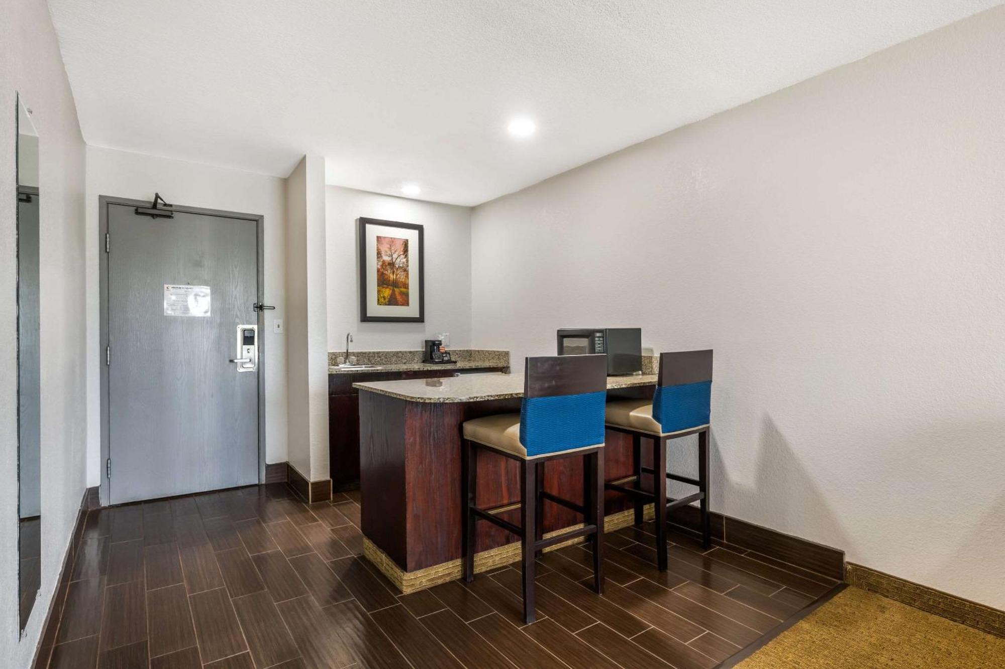 Comfort Suites Omaha East-Council Bluffs Eksteriør billede
