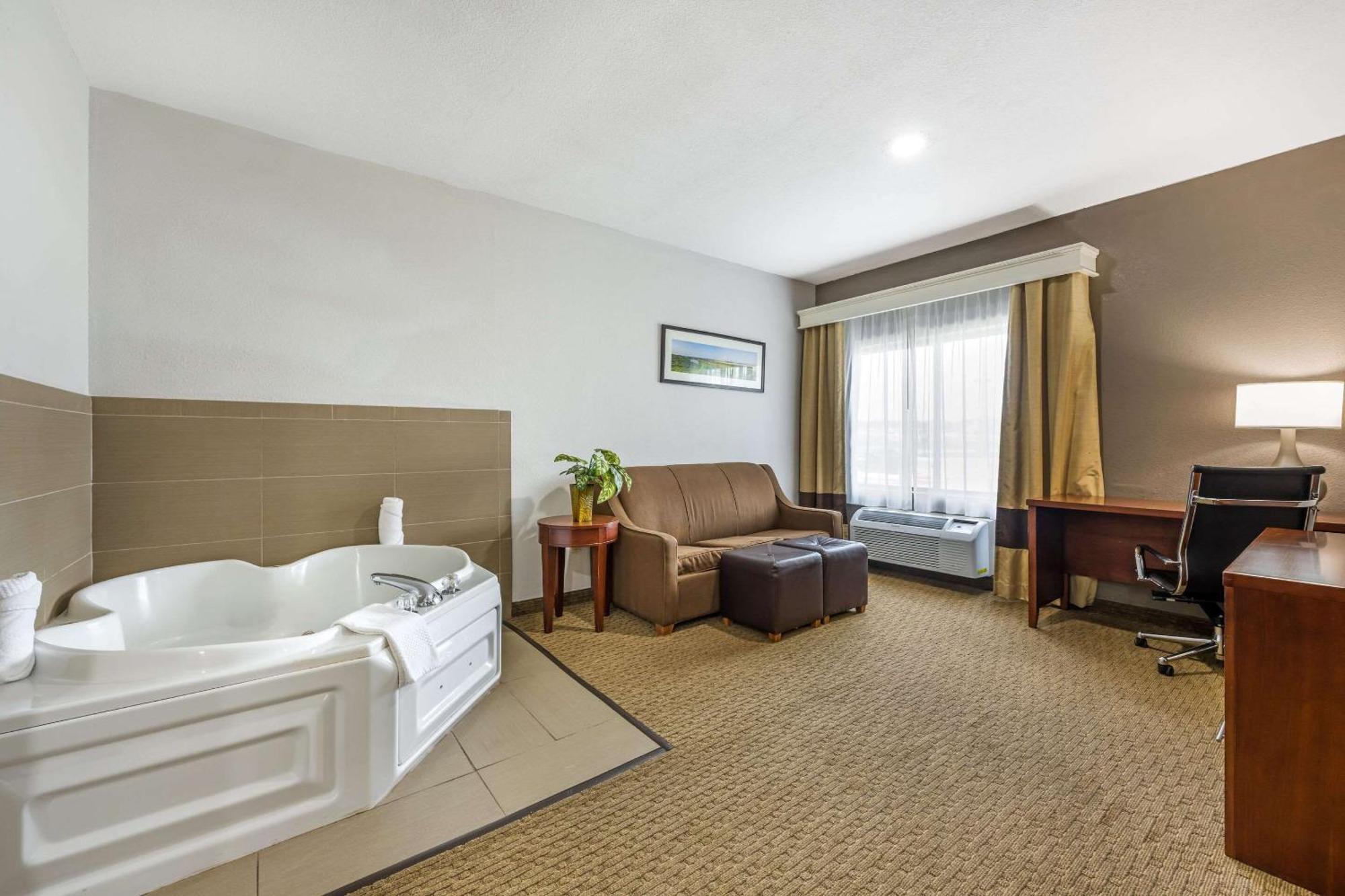 Comfort Suites Omaha East-Council Bluffs Eksteriør billede