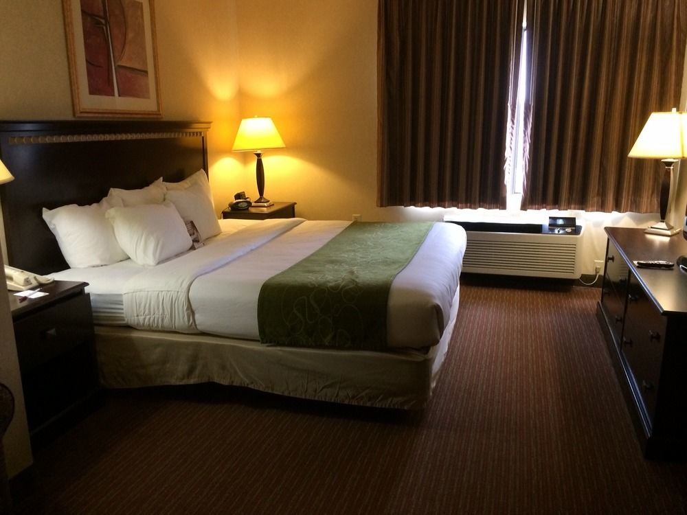 Comfort Suites Omaha East-Council Bluffs Eksteriør billede